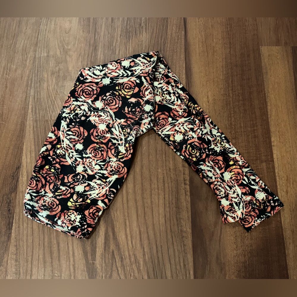 LuLaRoe Pink and black rose print leggings #leggings OS